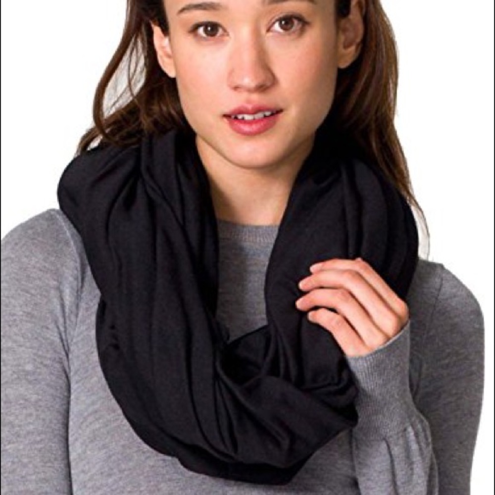 ISO American Apparel Circle Scarf-Black